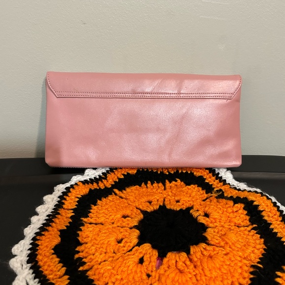 Vintage Nordstrom gathered ruffles oversized leather clutch in dusty pink - Picture 3 of 5